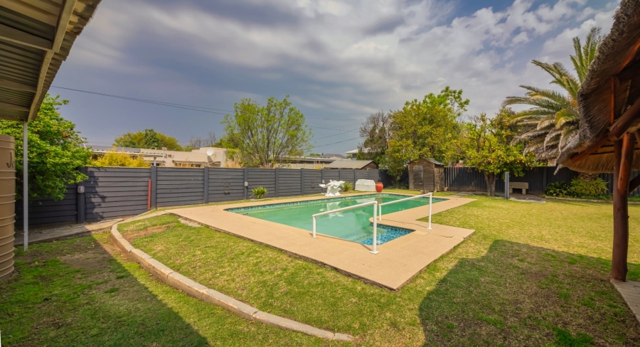 4 Bedroom Property for Sale in Kroonheuwel Free State